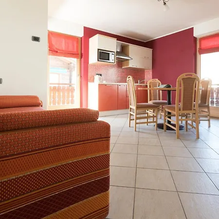 アパート Kiara - Abar リヴィーニョ